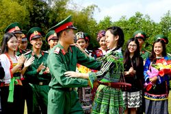 Vui cùng bộ đội