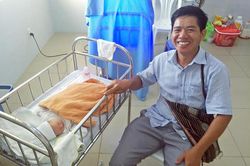 'Chạy đua' với tử thần để cứu mẹ con sản phụ