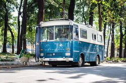 Nhà di động của phượt thủ người Áo dừng chân tại TP.HCM
