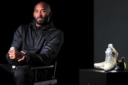 Nike: 'Giày Kobe Bryant được mua hết sạch, không phải hãng ngừng bán'