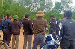 Phát hiện hai thanh niên tử vong bên bìa rừng