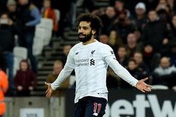 West Ham 0-2 Liverpool: Salah rực sáng, Liverpool hơn Man City 19 điểm