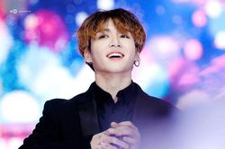 Top 10 thần tượng Kpop được tìm kiếm nhiều nhất trên Youtube năm 2019