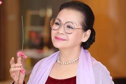 Liveconcert 'Chuyện tình': Danh ca Khánh Ly hát cùng Hồng Nhung, Quang Dũng dịp 8/3