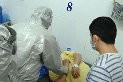 Theo dõi lịch trình, sức khỏe và hạn chế di chuyển khách Trung Quốc