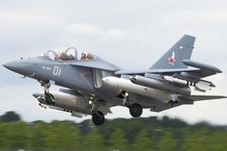 Tin vui đầu năm: Việt Nam mua 12 máy bay chiến đấu Yak-130 trị giá 350 triệu USD