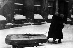 Nhìn lại chuỗi ngày 'địa ngục' trong cuộc bao vây Leningrad đẫm máu nhất lịch sử