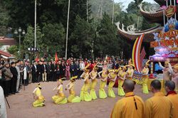 Tưng bừng khai hội chùa Hương - Xuân Canh Tý 2020