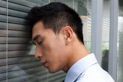 Đi chúc Tết liền chạm mặt chồng cũ của vợ, đang định mặc kệ thì anh ta lại nói câu cảm ơn khiến tôi giận dữ xô xát ngay tại sân nhà vợ
