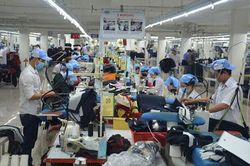 Nhộn nhịp không khí lao động sau Tết