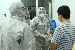 Bác sĩ Bệnh viện Chợ Rẫy điều trị khỏi cho bệnh nhân nhiễm virus corona như thế nào?