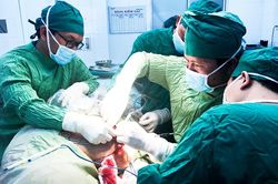 Chăm sóc tốt sức khỏe cho nhân dân