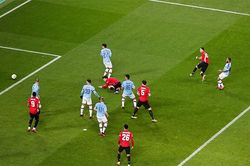 Thắng Man City, MU vẫn hụt vé chung kết cúp Liên đoàn
