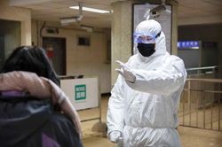 Tình trạng khẩn cấp toàn cầu: Thế giới cùng gồng mình đối phó đại dịch virus Corona