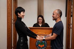 Siêu mẫu Xuân Lan đăng ký kết hôn và tổ chức lễ báo hỷ tại Mỹ