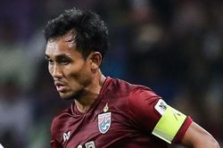 Teerasil Dangda trở lại J.League chơi bóng