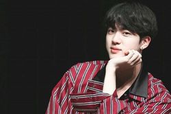 Jin BTS tiếp tục 'gây bão' toàn thế giới với ngoại hình đỉnh cao tại 'The Late Late Show'