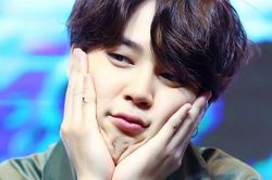 Ngay cả các huynh BTS cũng không thể ngừng chạm vào Jimin