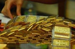 Giá vàng hôm nay 31/1: Thị trường hoang mang, giá vàng tiến đỉnh 6 năm