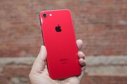 Apple sắp ra mắt iPhone 9, MacBook 13 inch mới và Apple Watch màu đỏ?