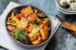 Cách làm đậu phụ om nấm hấp dẫn bữa cơm tối