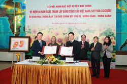 Phát hành bộ tem 'Kỷ niệm 90 năm thành lập Đảng Cộng sản Việt Nam'
