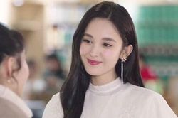 Đi chùa đầu năm gặp chồng 'tay xách nách mang' cho người quen, vợ rút 500 nghìn kèm nụ cười đầy thân thiện khiến anh chồng toát mồ hôi