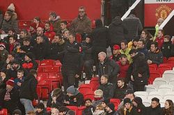 Fan M.U lập kế hoạch rời Old Trafford để phản đối nhà Glazer