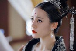 Netizen Trung - Việt phản hồi trái ngược về tạo hình của Địch Lệ Nhiệt Ba trong 'Chẩm thượng thư'