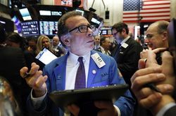 Đại dịch do virus corona khiến Dow Jones giảm mạnh nhất kể từ tháng 8/2019