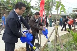 Ra quân hưởng ứng 'Tết trồng cây'