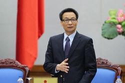 Phó Thủ tướng Vũ Đức Đam yêu cầu rút giấy phép bất kể hiệu thuốc nào tăng giá bán khẩu trang