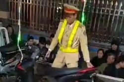 Phá sới bạc 'khủng' dưới hình thức xóc đĩa, tạm giữ hình sự 10 đối tượng