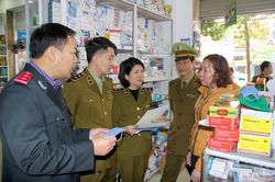 Nghệ An sẽ xử lý nghiêm những cửa hàng không niêm yết, 'thổi phồng' giá khẩu trang