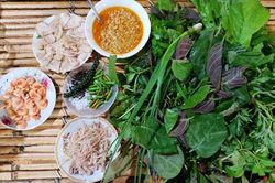 Gỏi lá, món ăn đậm đà hương vị núi rừng Tây Nguyên