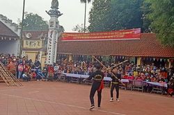 Độc đáo thi đấu võ gậy của vùng quê thờ Phù đổng Thiên Vương