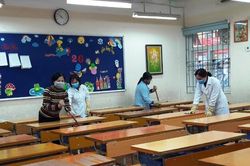 Chùm ảnh: Khử khuẩn trường học phòng dịch nCoV ở Thanh Xuân