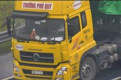 Phạt lái xe 17 triệu đồng và tước GPLX sáu tháng vì lùi xe trên cao tốc