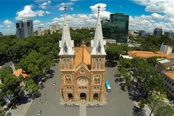 Đầu xuân đi lễ nhà thờ