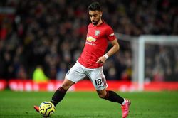 Vòng 25 Premier League: M.U văng khỏi tốp 5
