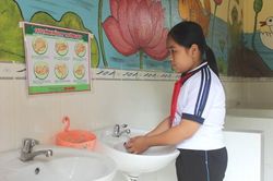 Phối hợp chặt chẽ với cơ quan y tế thực hiện các biện pháp phòng, chống dịch bệnh cho các cơ sở giáo dục
