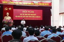 Bài 15: Nêu gương sáng vì Tổ quốc, vì đồng bào