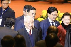 Tổng Bí thư, Chủ tịch nước Nguyễn Phú Trọng phấn khởi dự Lễ kỷ niệm 90 năm Ngày thành lập Đảng