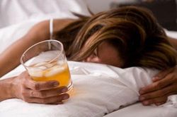 Nữ Việt kiều về nước, khóc không thành tiếng vì bị lừa tình, tiền
