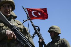 Thổ Nhĩ Kỳ triển khai lực lượng hùng hậu sát biên giới Syria