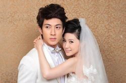 Ngô Tôn chia sẻ hình ảnh siêu ngọt ngào kỷ niệm 24 năm yêu nhau với bà xã