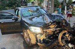 Thông tin mới nhất gây bất ngờ vụ ô tô tông chết tài xế Grab, nữ tiếp viên hàng không trọng thương