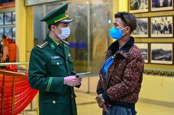 Bộ đội biên phòng, nhân viên cửa khẩu giữa bão dịch virus corona
