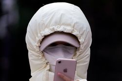 Dân TQ dùng ứng dụng theo dõi virus corona để tránh vùng dịch