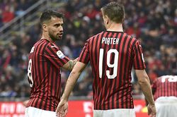 Milan lại mất điểm: Bao giờ thấy mặt trời?